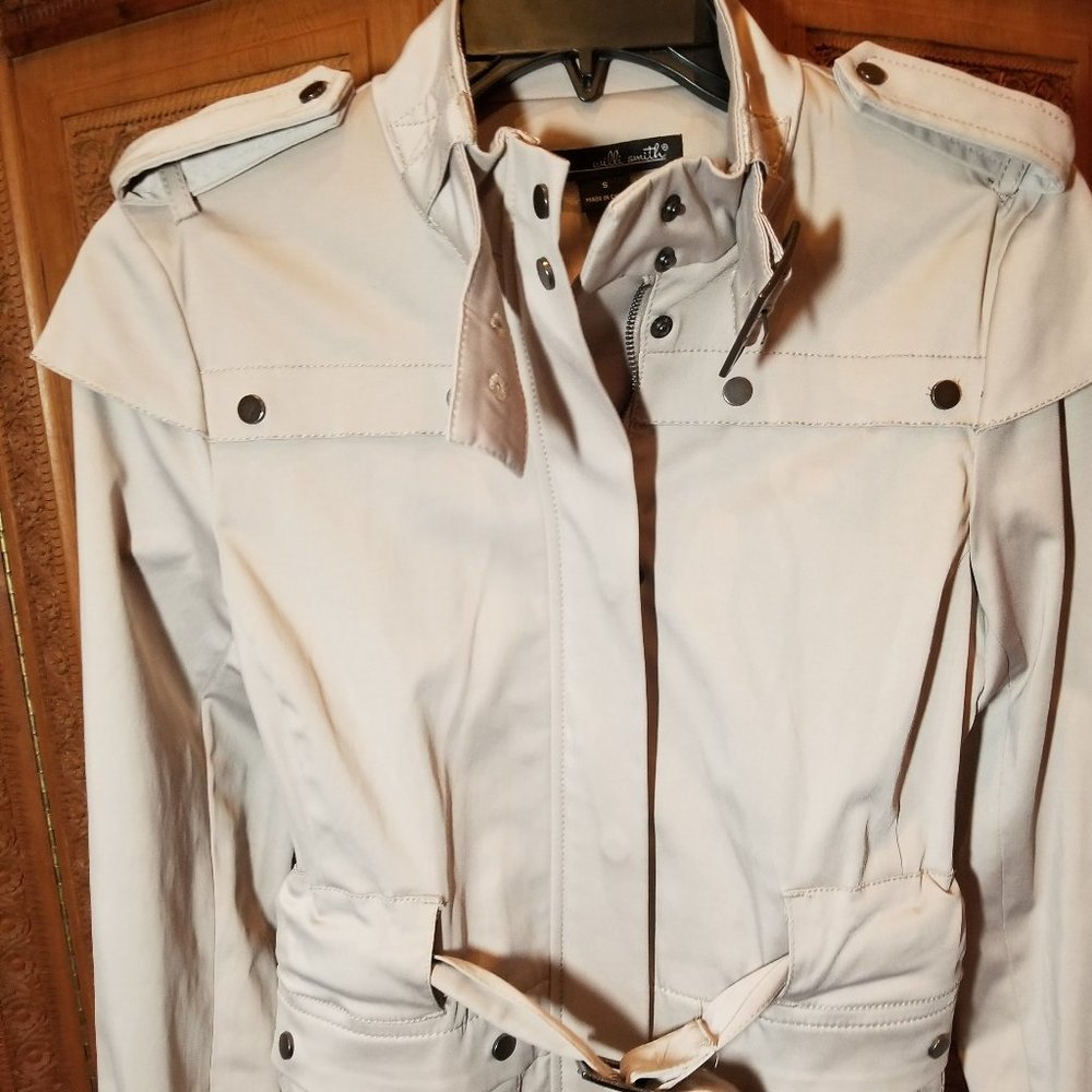 Willi Smith coat jacket tan  zipper inside with snap-close overlay EUC
